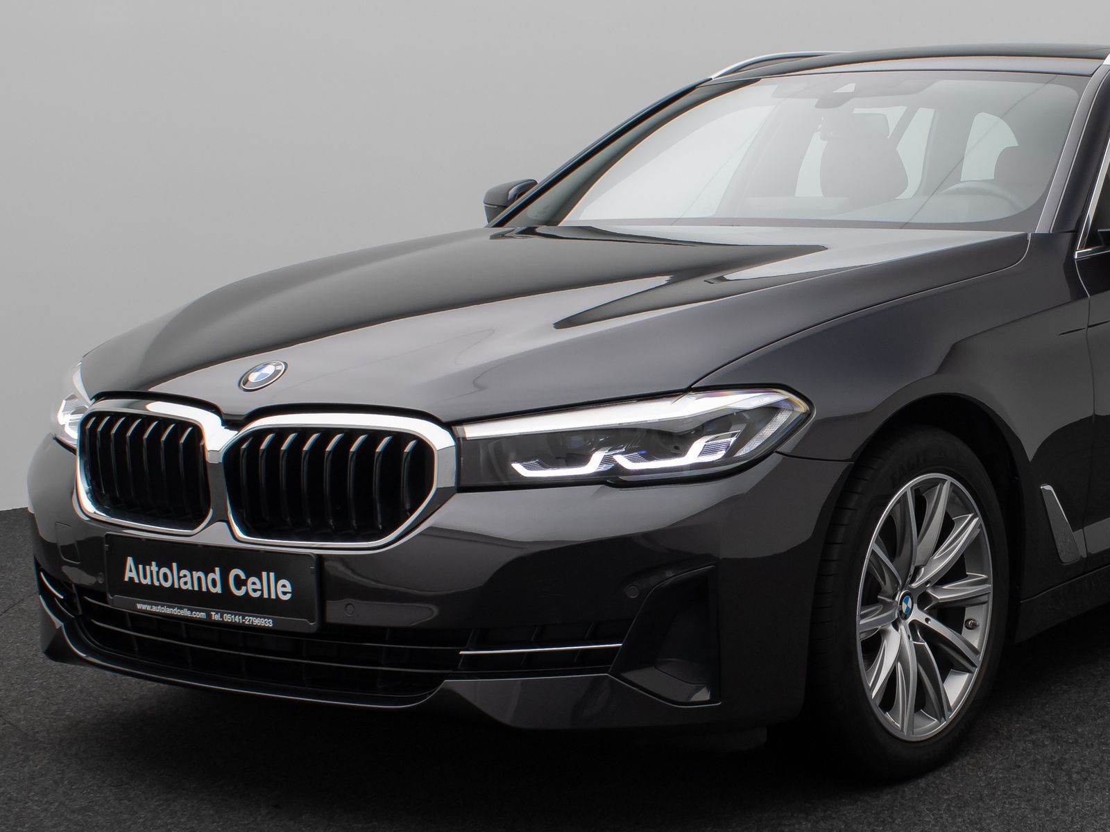 Fahrzeugabbildung BMW 520d Panorama DAB Leder AHK Alarm M Sport 18Zoll