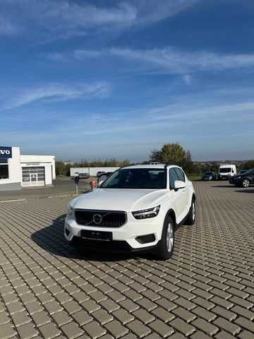 Volvo XC 40 XC40 Momentum Core 2WD