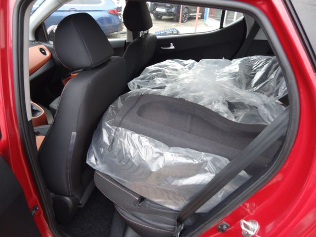 Fahrzeugabbildung Hyundai i10 FIFA World Cup Edition/2.Hd/Klima/Garantie/