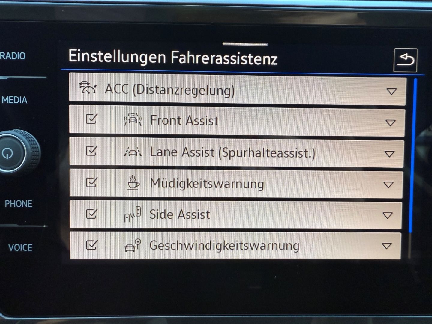 VW Tiguan Allspace 4Motion 2.0 TDI AHK-klappbar Nav - Image 23