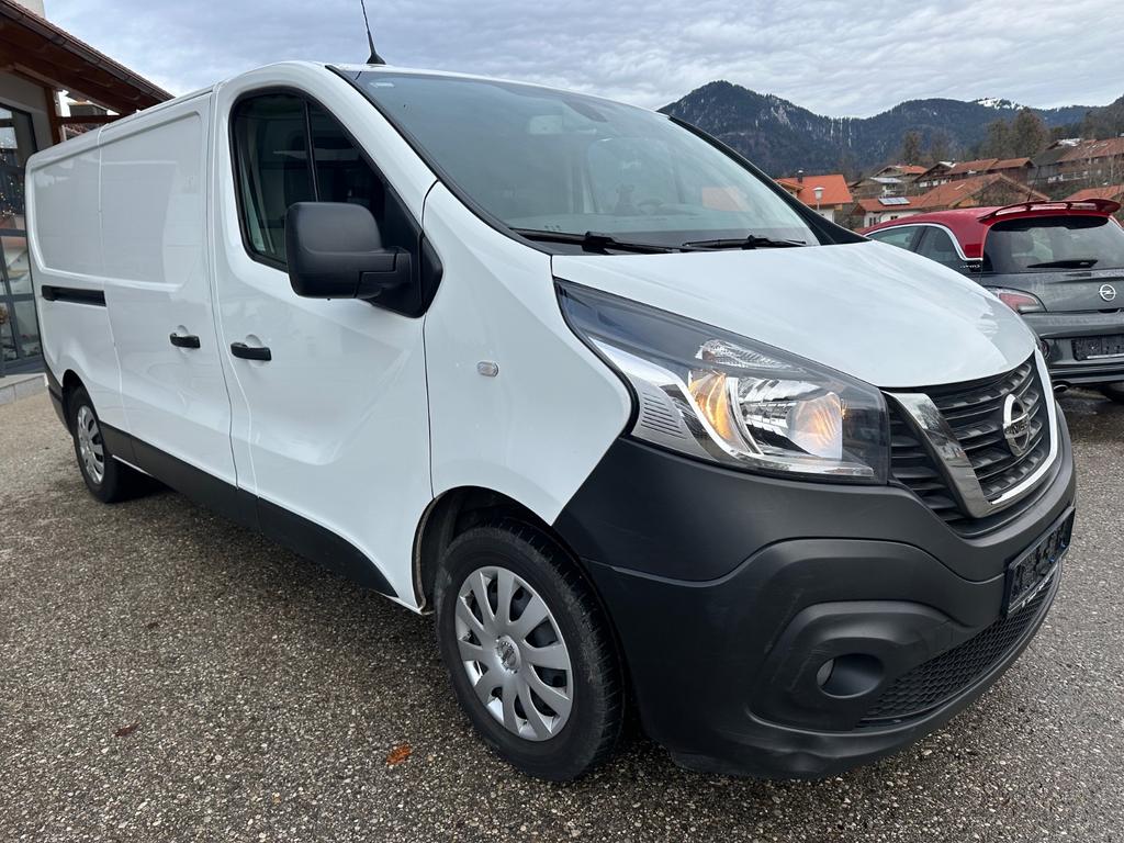 Nissan NV300