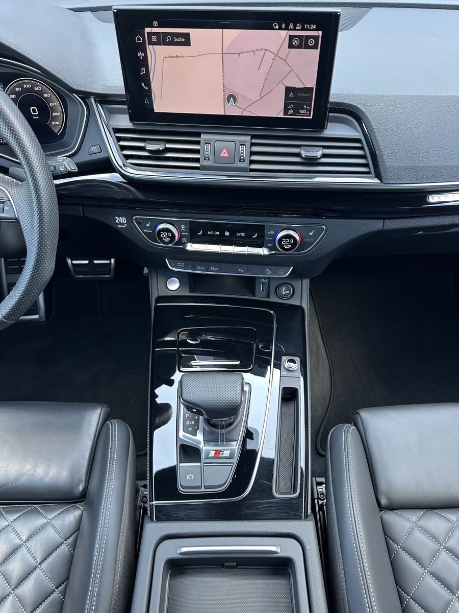 Fahrzeugabbildung Audi SQ5 Black NAV+LED+KAMERA+LUFTFEDERUNG+21ZOLL+VC