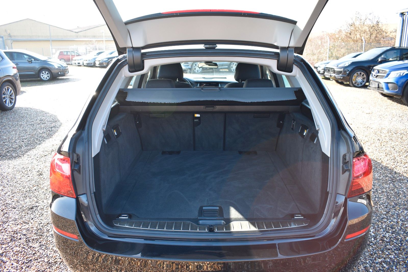 Fahrzeugabbildung BMW 530 d Touring ACC AHK HUD