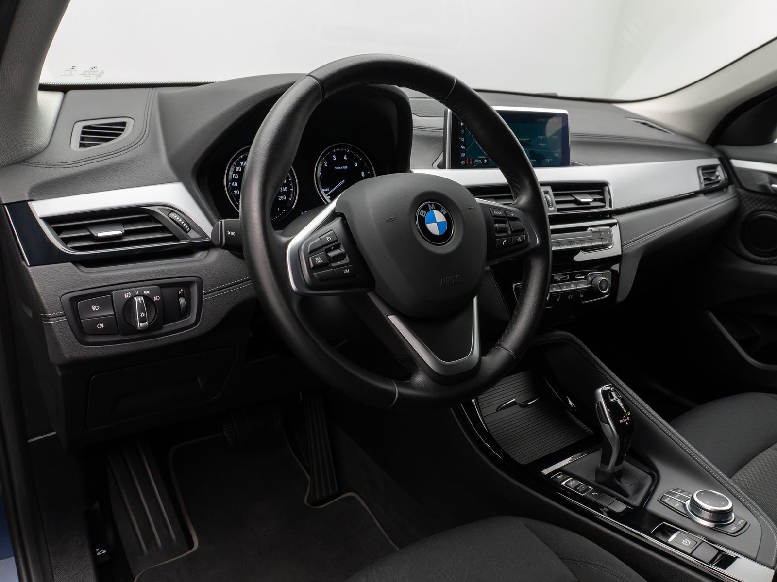 Fahrzeugabbildung BMW X2 sD20i Kamera DAB Komfort HiFi Navi LED Memory