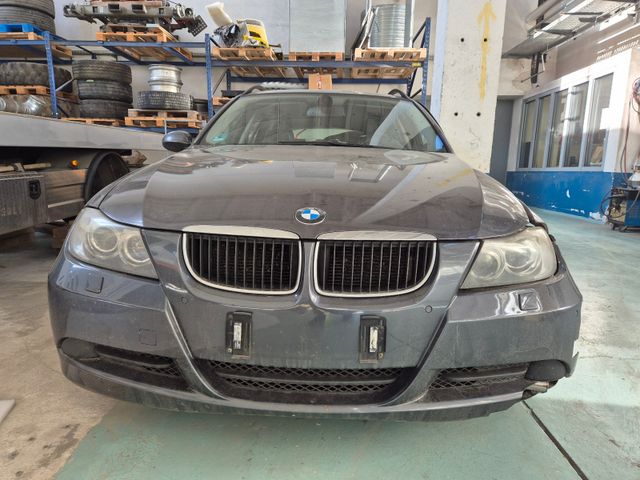 BMW 320d - 3 Touring - Xenon - Standheizung - Unfall