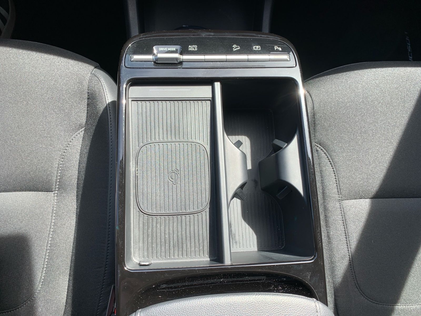 Fahrzeugabbildung Hyundai TUCSON 1.6 T-GDI Trend Hybrid Navi LED