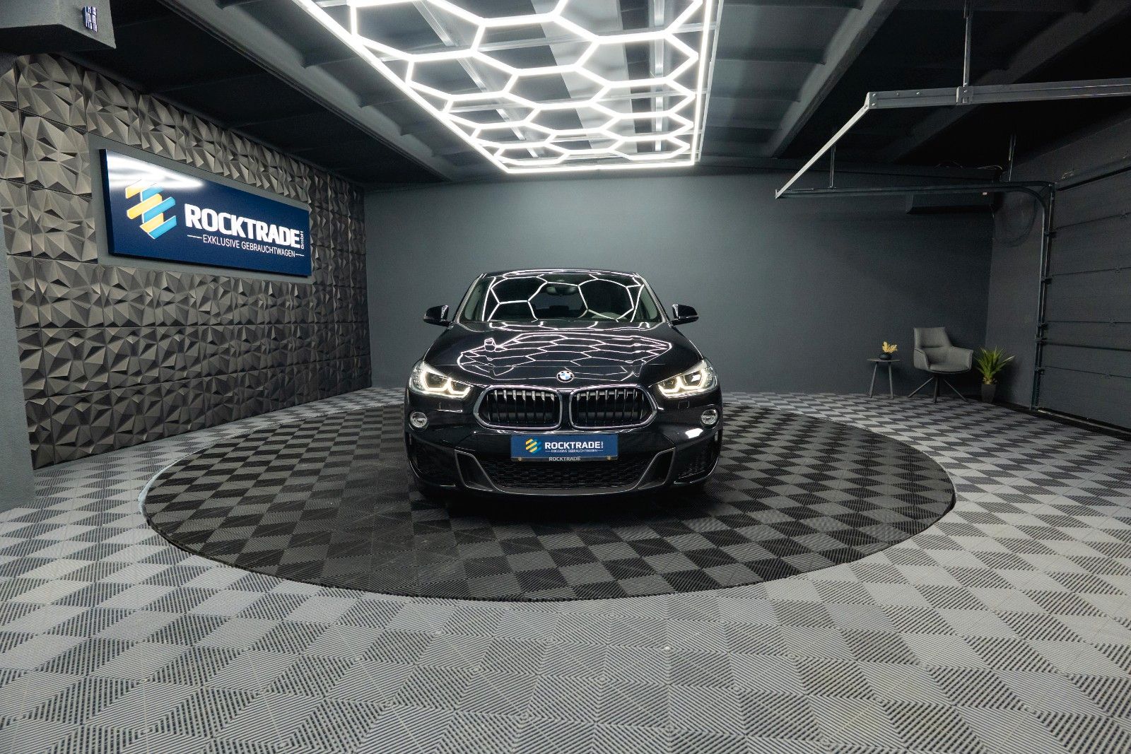 Fahrzeugabbildung BMW X2 sDrive 18i M Sport Automatik *Alcantara*LED*