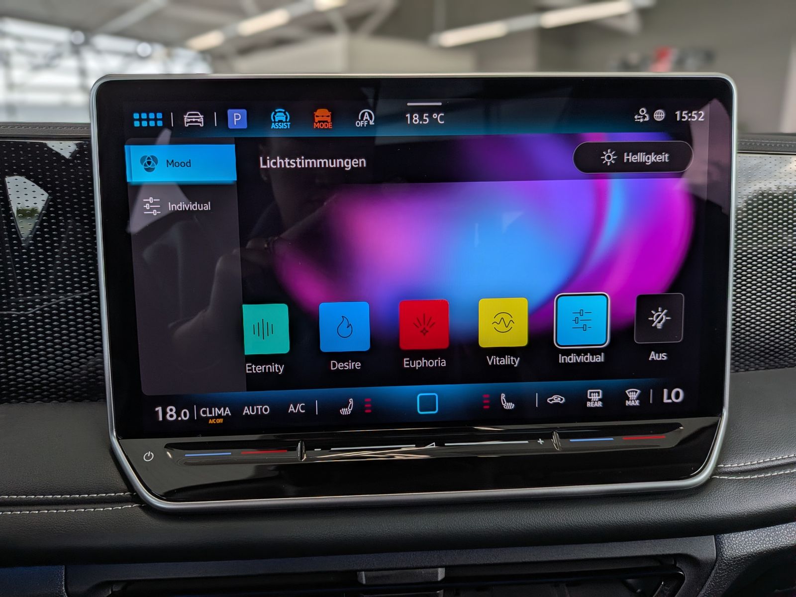 Fahrzeugabbildung Volkswagen Tiguan 1.5 eTSI ENERGY HD-Matrix 360 Pano AHK 19