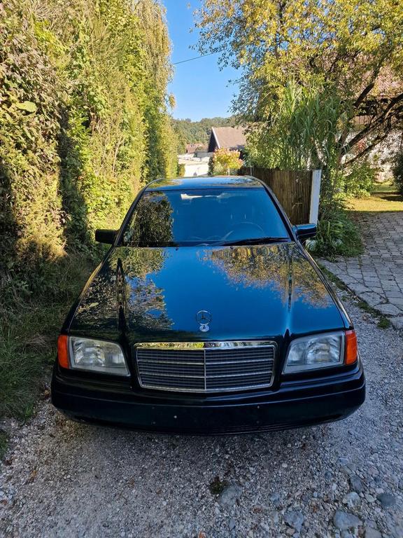 Mercedes-Benz C 180