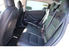 Fahrzeugabbildung Tesla Model 3 Standard Range Plus RWD*Panorama*Kamera*