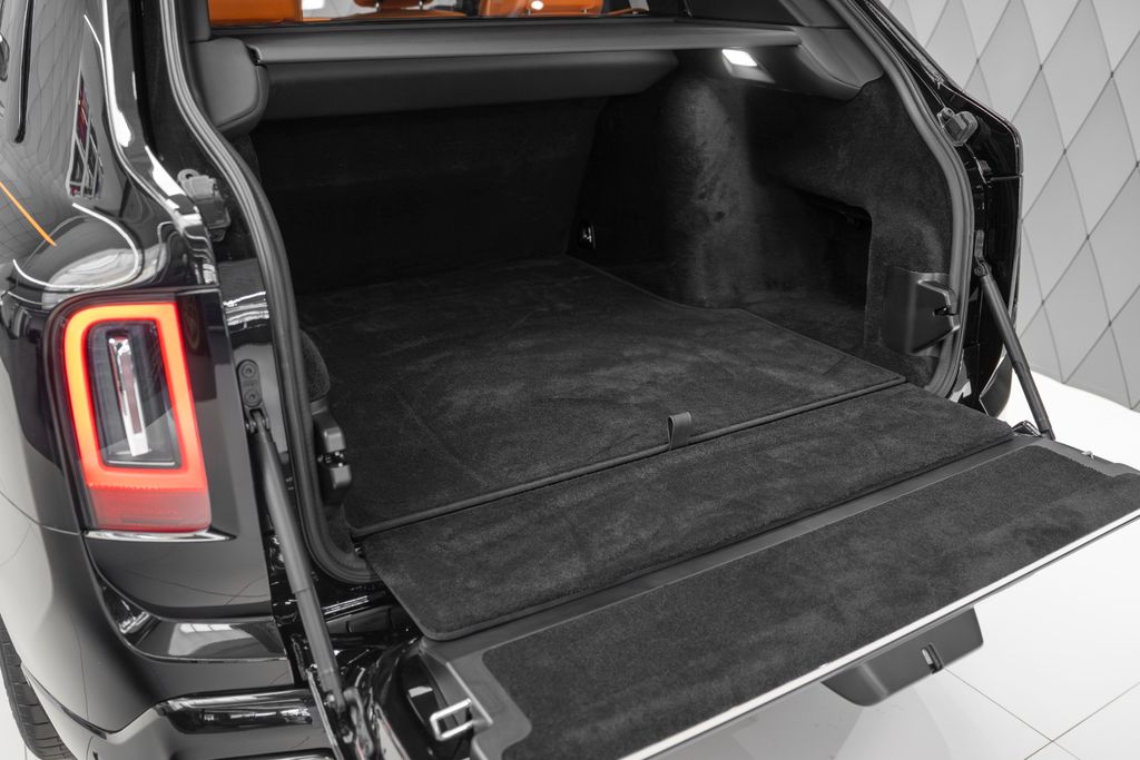 Cullinan BLACK BADGE 2026 BLACK/ORANGE 4 SEATS - Bild 36