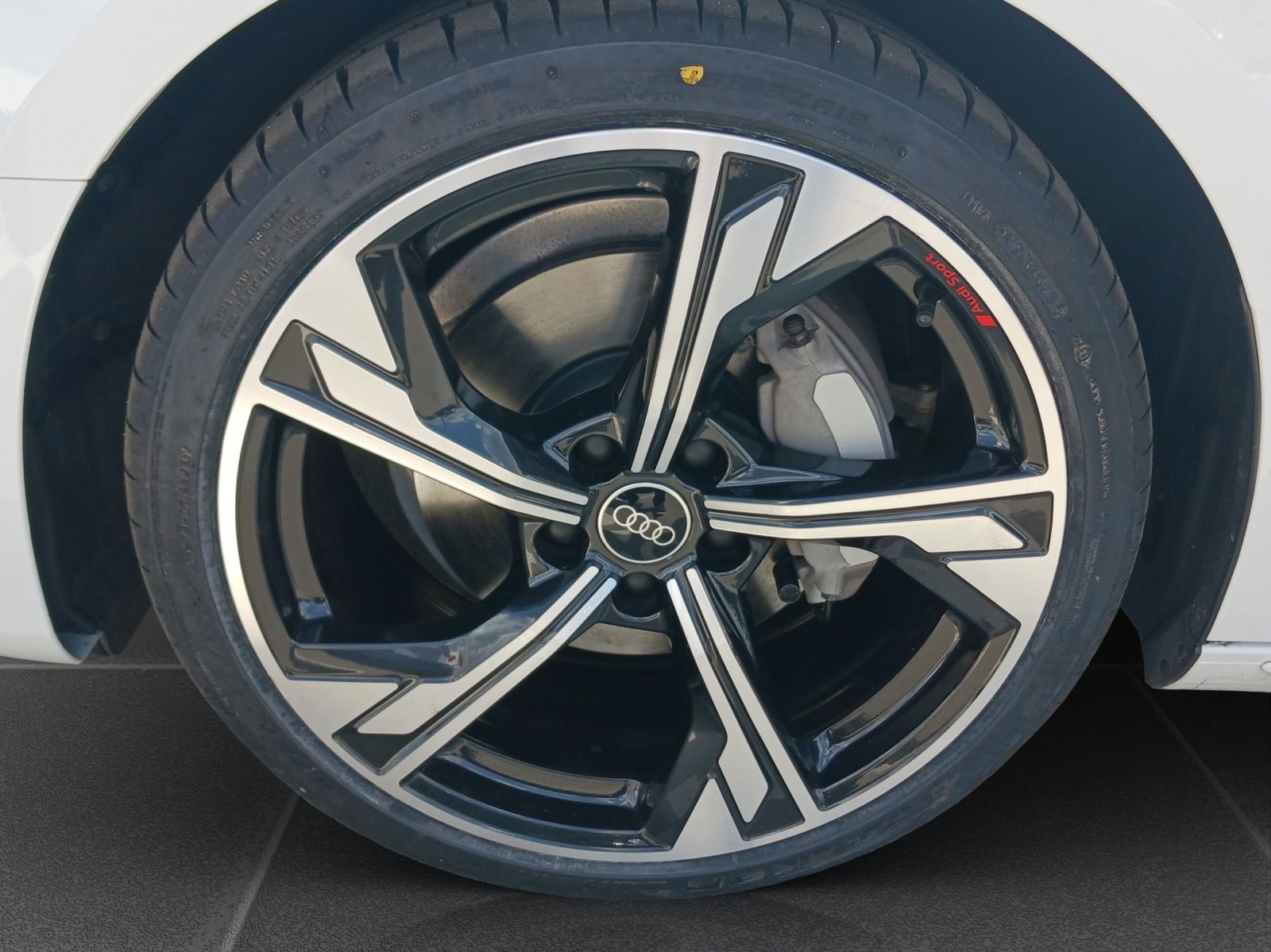 Audi A4 - Bild 8