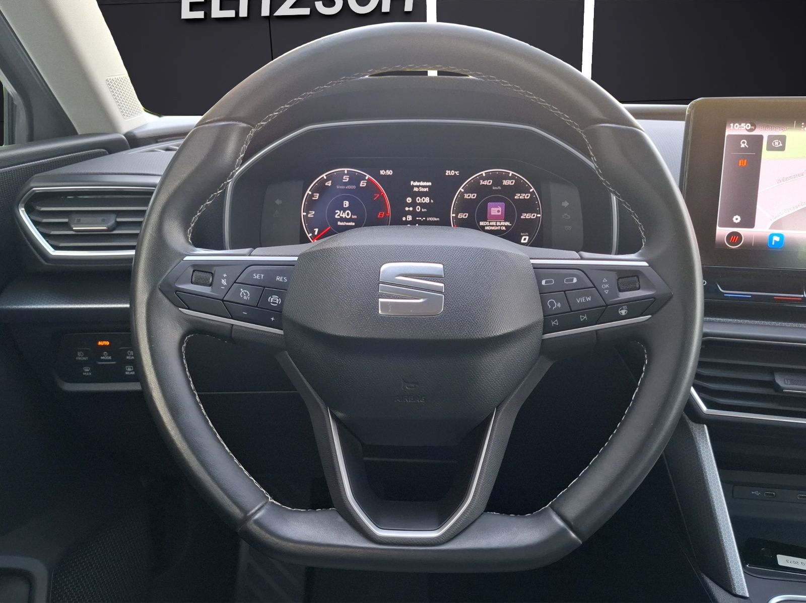 Fahrzeugabbildung SEAT Leon ST TSI Style LED AHK Navi AID GRA SHZ Park-
