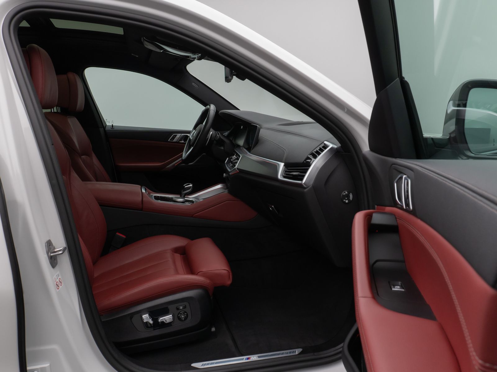 Fahrzeugabbildung BMW X6 xD40d M Sport Panorama 360°Laser HUD DisplKey