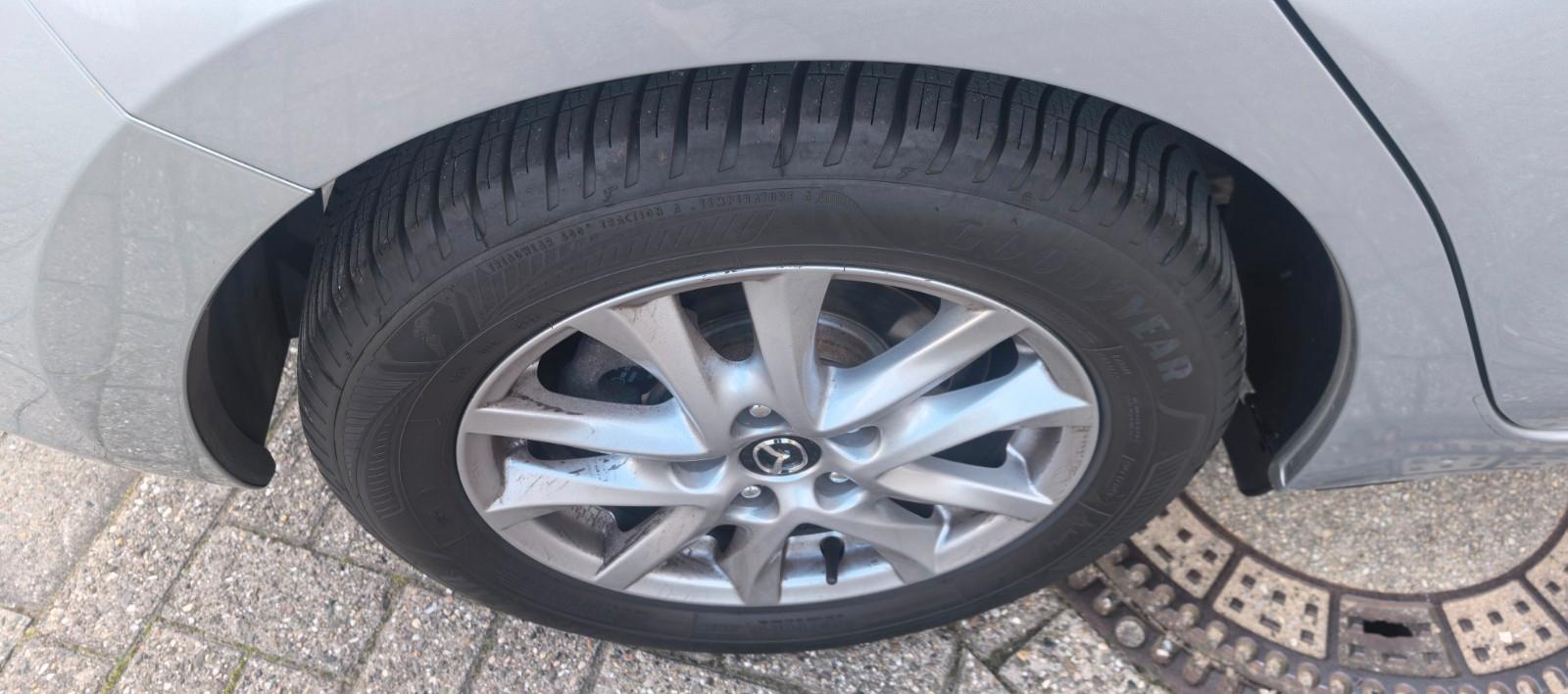 Mazda 3 Lim. Exclusive-Line Navi/LED/Head Up