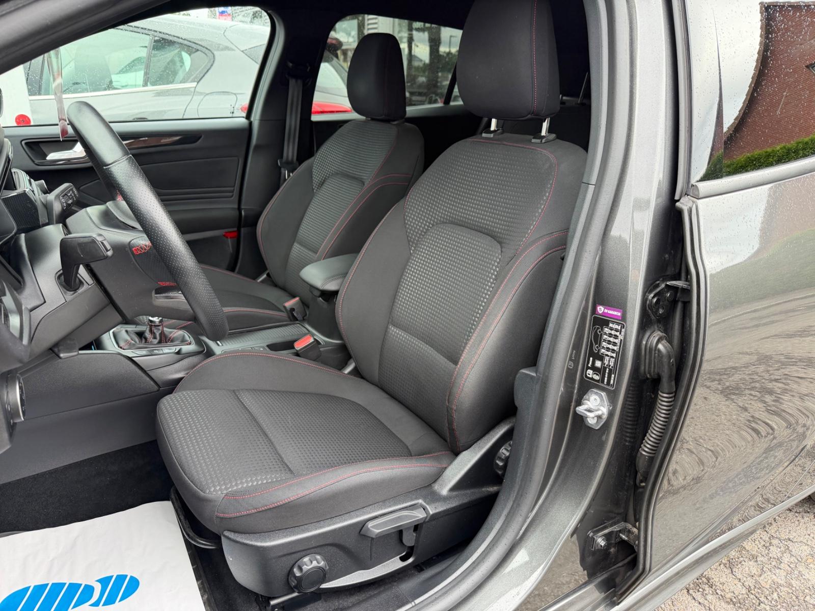 Ford Focus Turnier ST-Line/Navi/Keyless/Tempomat/LED