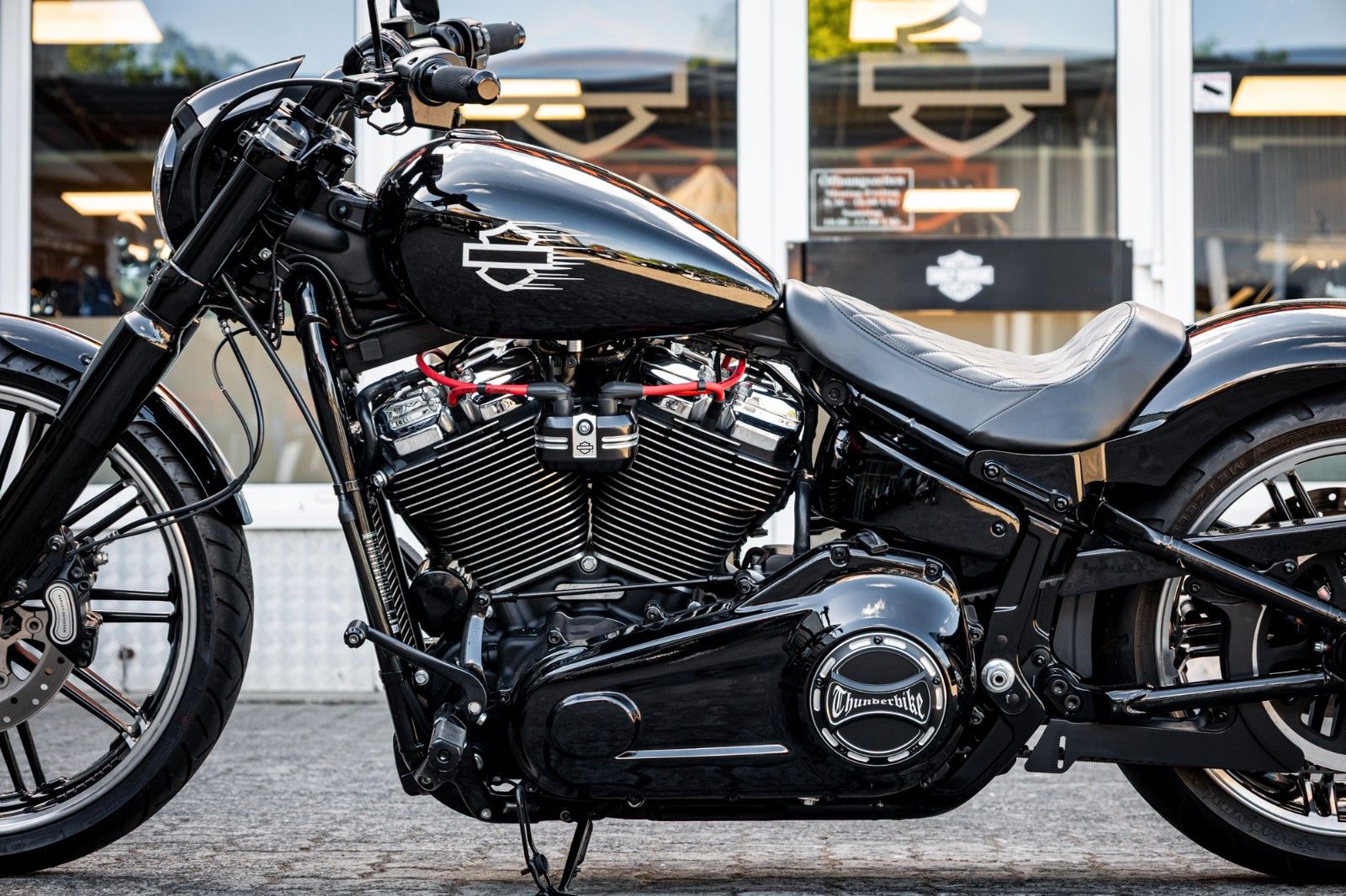 Fahrzeugabbildung Harley-Davidson FXBRS Breakout 114 cui - Jekill & Hyde