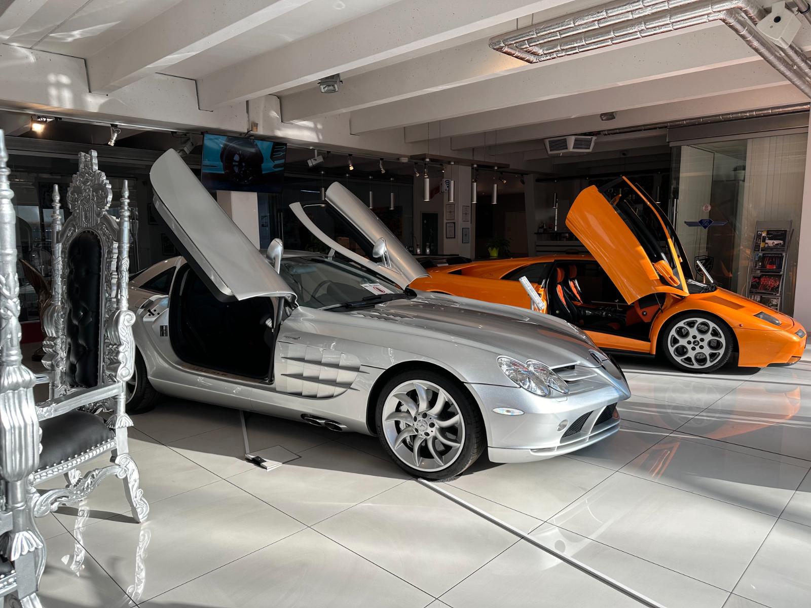 showroom-image-top
