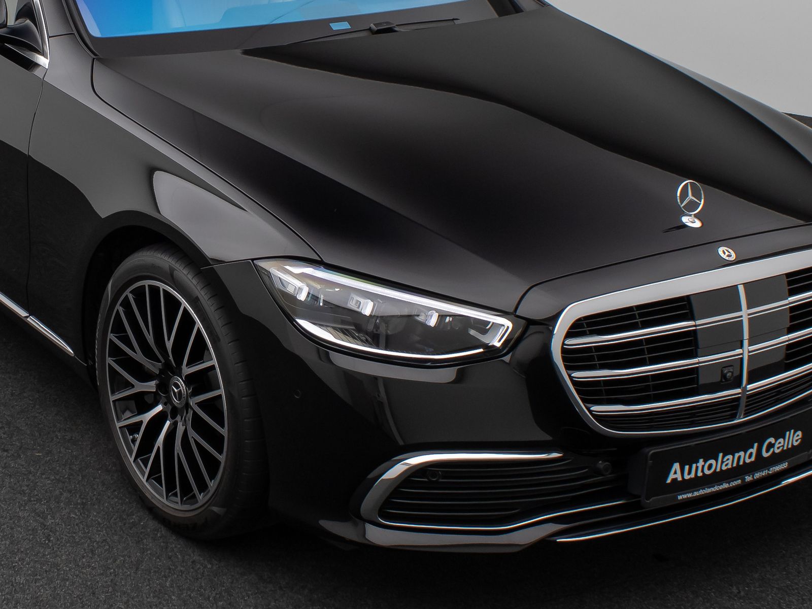 Fahrzeugabbildung Mercedes-Benz S 400d 4Matic HUD DAB 360° 9G-Tronic MBUX Ent.+