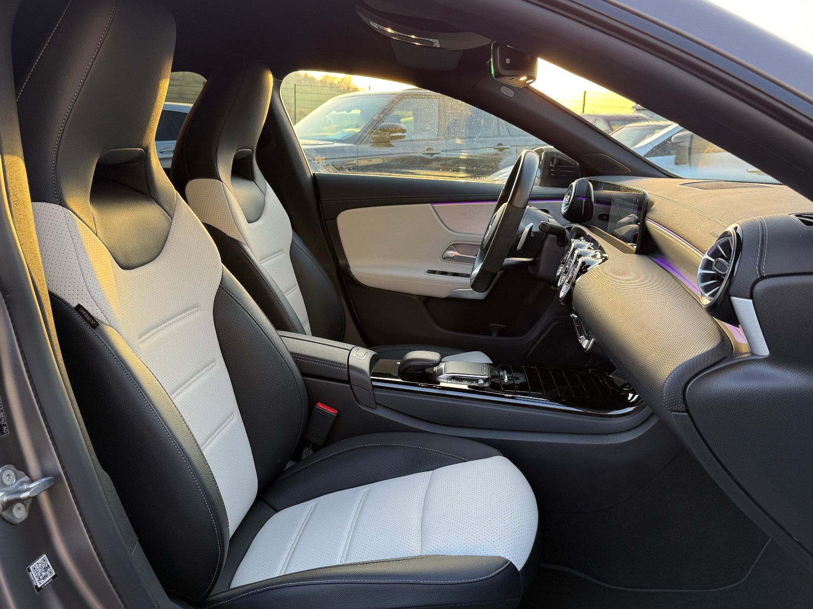 Fahrzeugabbildung Mercedes-Benz CLA 250 SB AMG-Line ACC Leder LED Memory Kamera