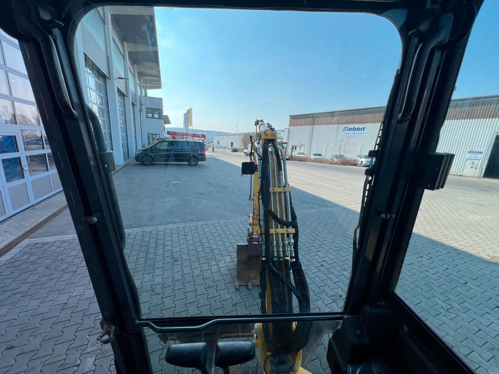 Fahrzeugabbildung Komatsu PC26MR / 2.032h / Tieflöffel 600mm/ MS03