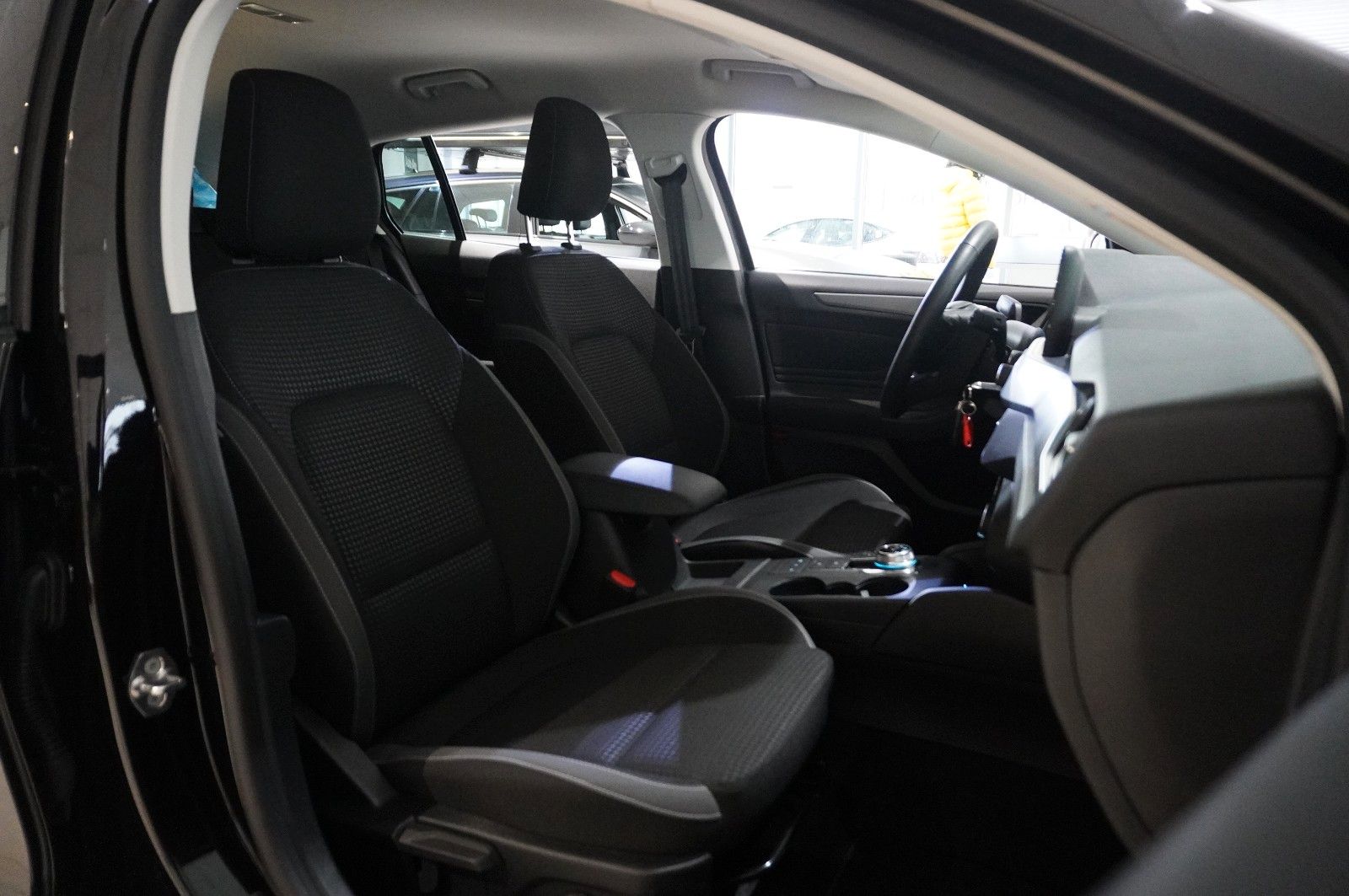 Fahrzeugabbildung Ford Focus Turnier 1.5D COOL & CONN NAVI/LED/SPORT/SH