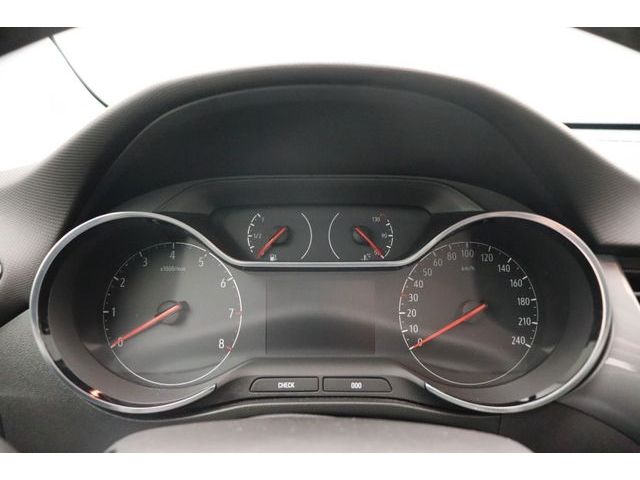 Fahrzeugabbildung Opel Crossland 1.2 Elegance AUT PANO LED NAVI