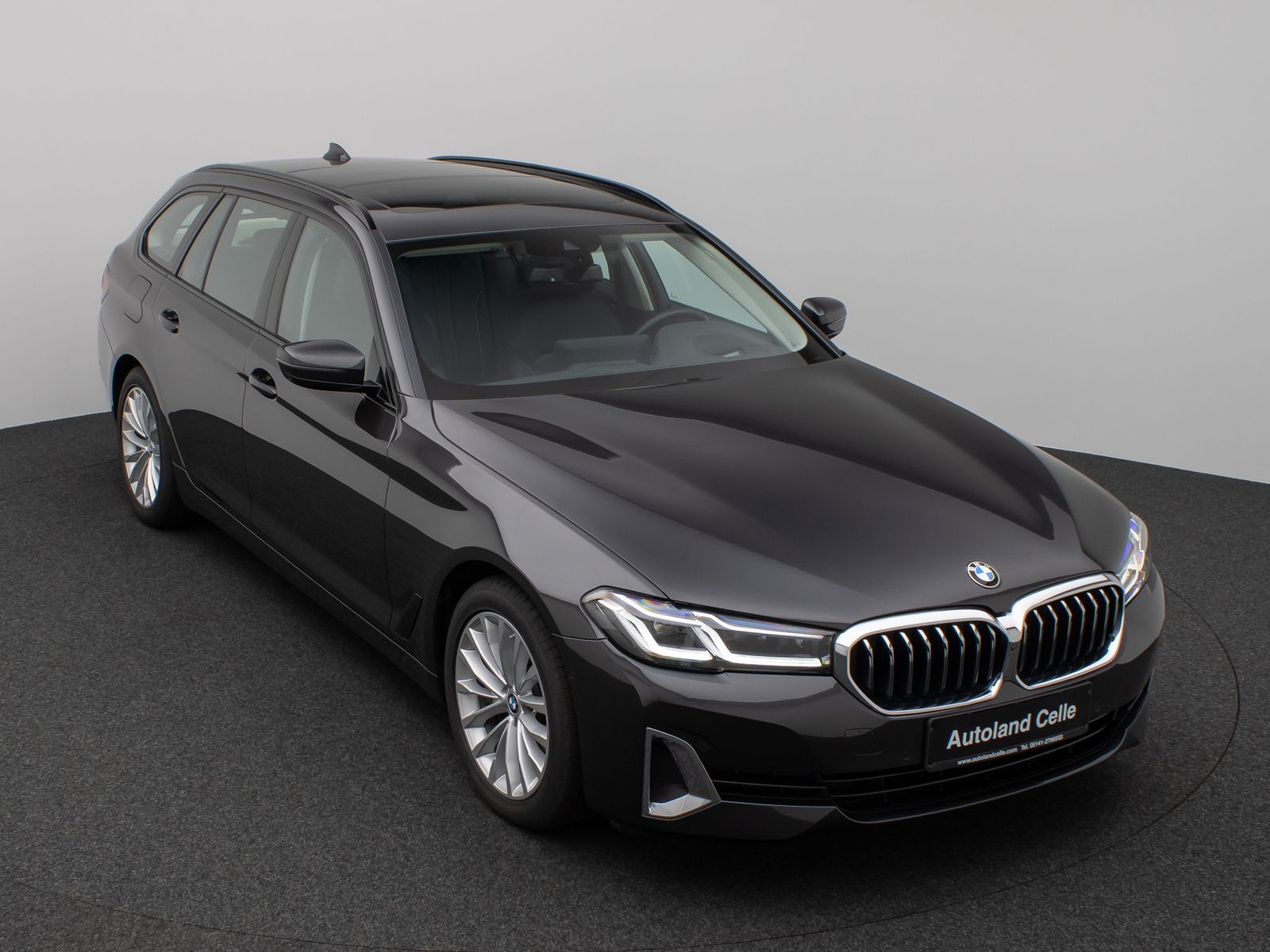 Fahrzeugabbildung BMW 530d xD  LuxuryLine Pano 360°HUD DAB H/K Massage