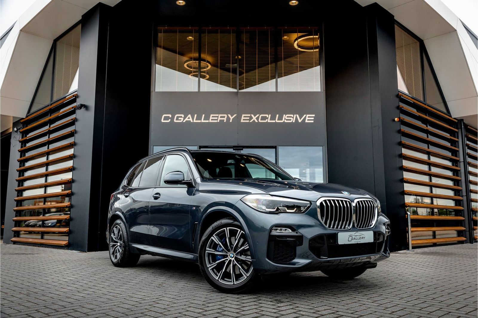 BMW X5 xDrive30d High Executive - M Sport | Swarovsk