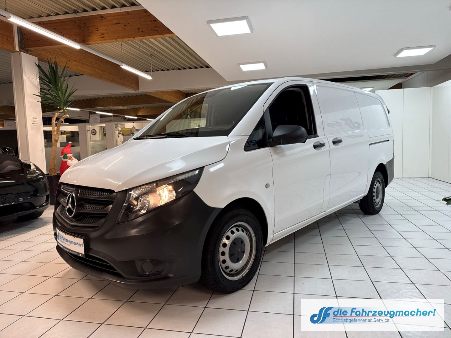 Fahrzeugabbildung Mercedes-Benz Vito Kasten 114 CDI FWD lang AHK Navi DAB SHZ R