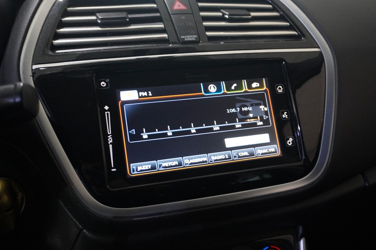 Fahrzeugabbildung Suzuki SX4 1.4 BOOSTERJET HYBRID NAVI/LED/SH/KAMERA/AHK