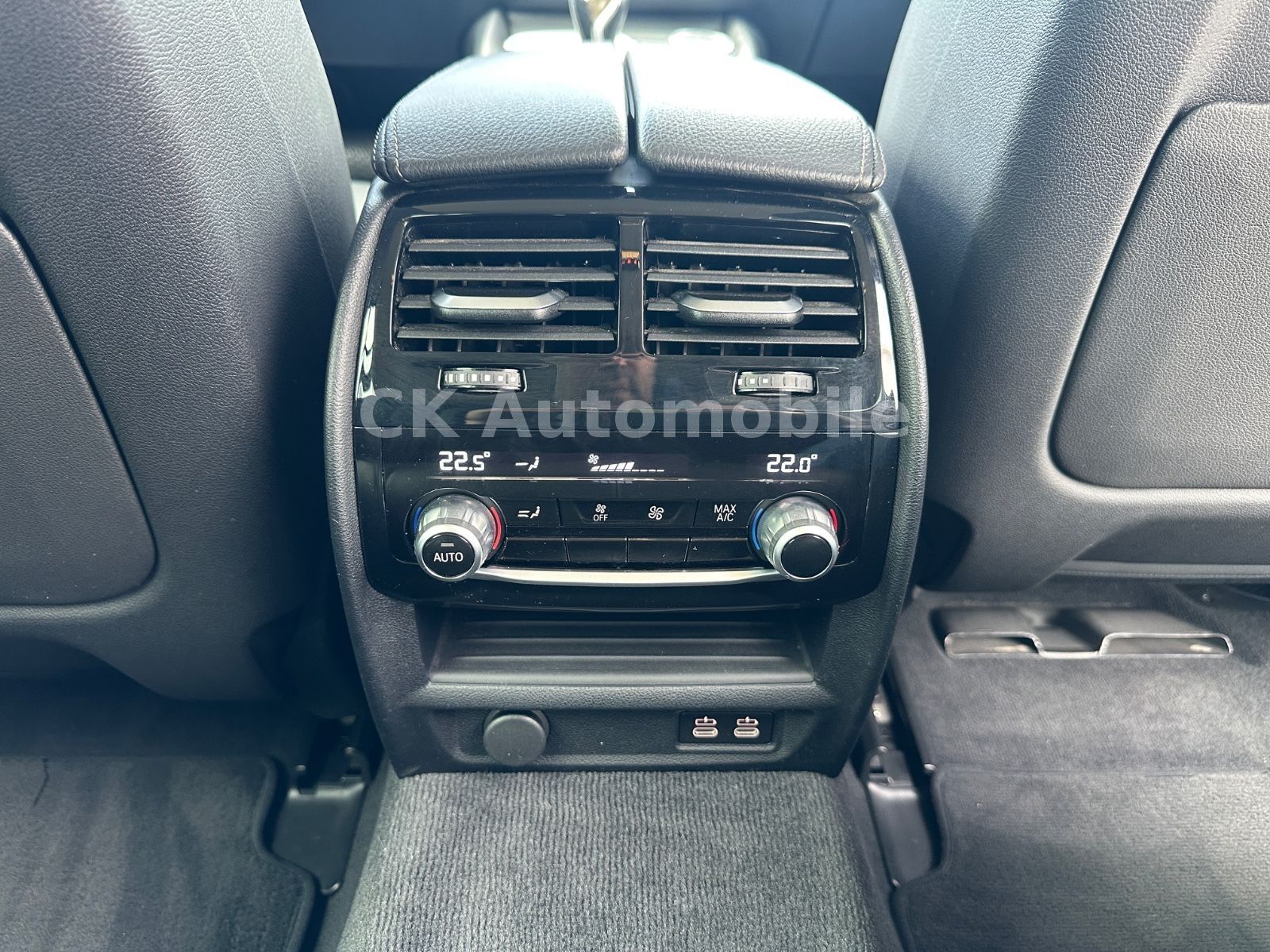 Fahrzeugabbildung BMW 520d Touring/Navi/Leder/Head-Up/Kamera/LED/ACC
