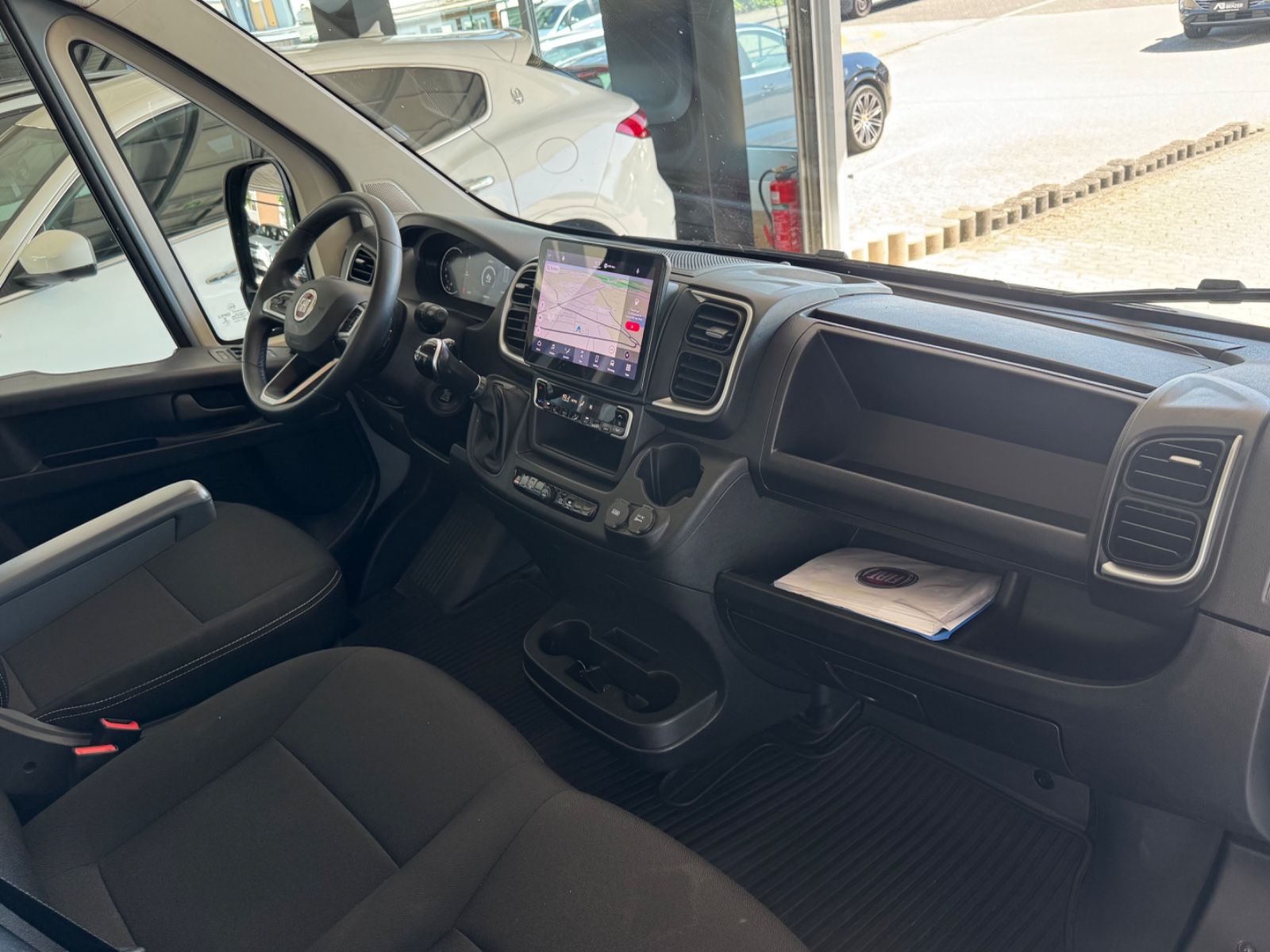 Fahrzeugabbildung Fiat Ducato L1H1 140 Multijet Flach/CarPlay/Navi/RCam