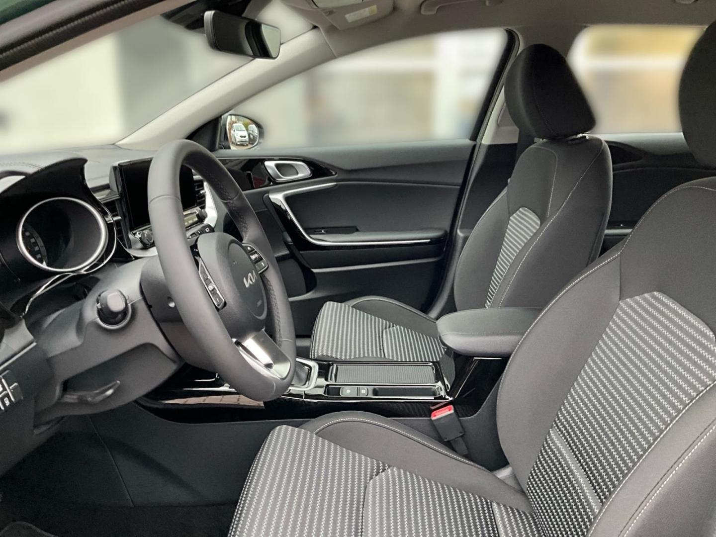 Kia Ceed_sw Vision 1.5T DCT7 Komfort Navi Kamera ACC