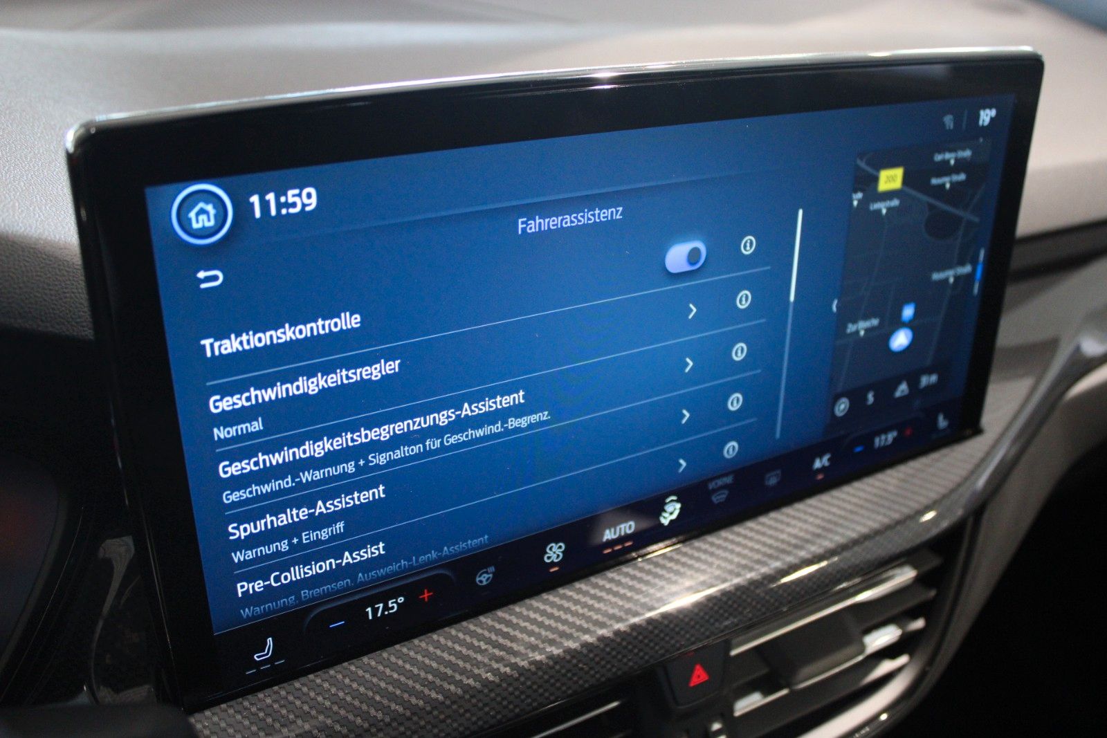 Fahrzeugabbildung Ford Focus ST-Line X Automatik PANODACH + 18 ZOLL