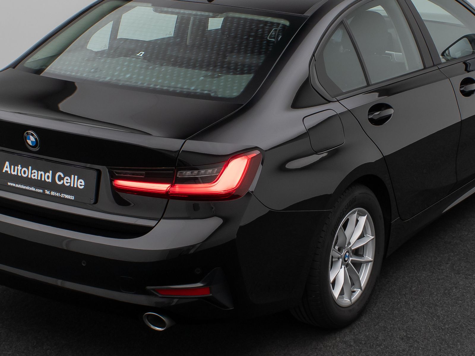Fahrzeugabbildung BMW 320d Laser HUD DAB HiFi Komfort M Sport Alarm