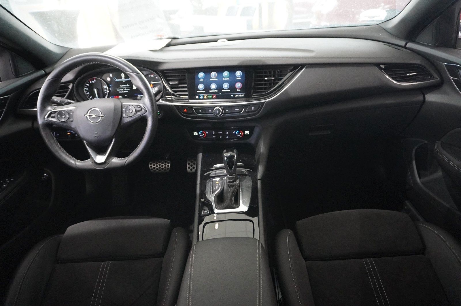 Fahrzeugabbildung Opel Insignia B ST 2.0D ULTIMATE NAVI/LED/OPC/VIRTU.