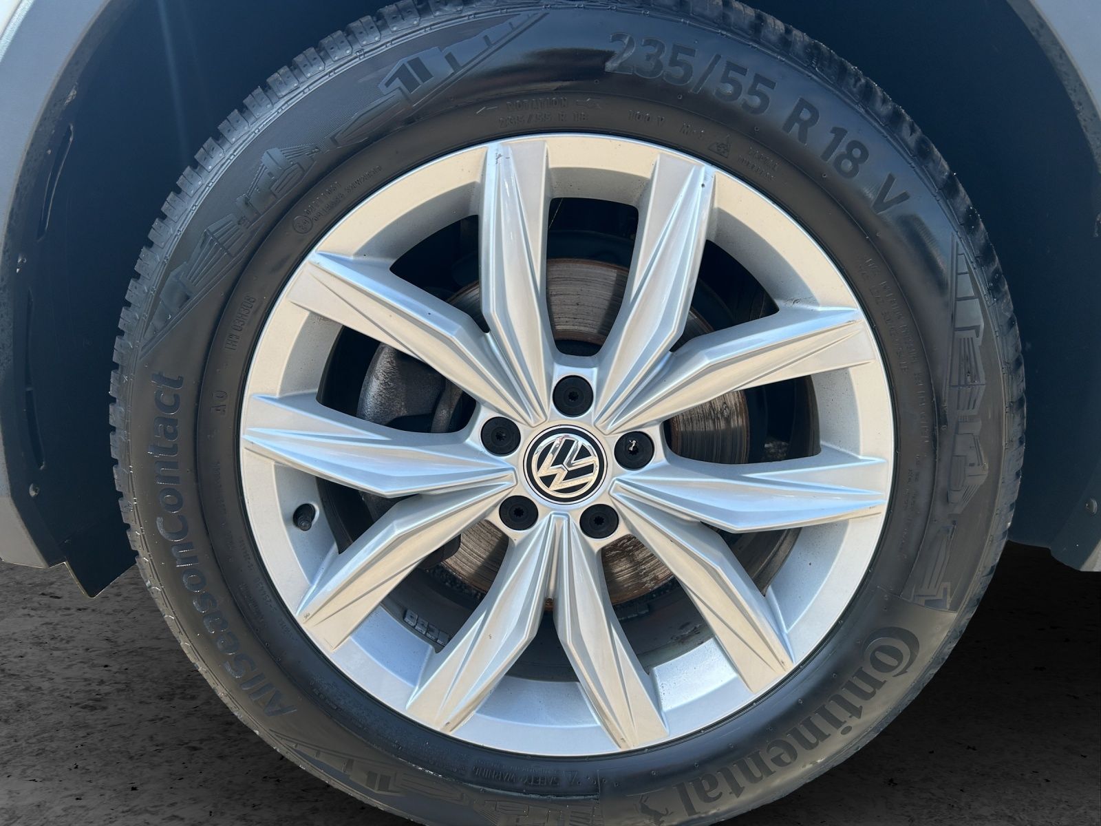 Fahrzeugabbildung Volkswagen Tiguan Allspace TSI Highline DSG LED Navi ACC AI