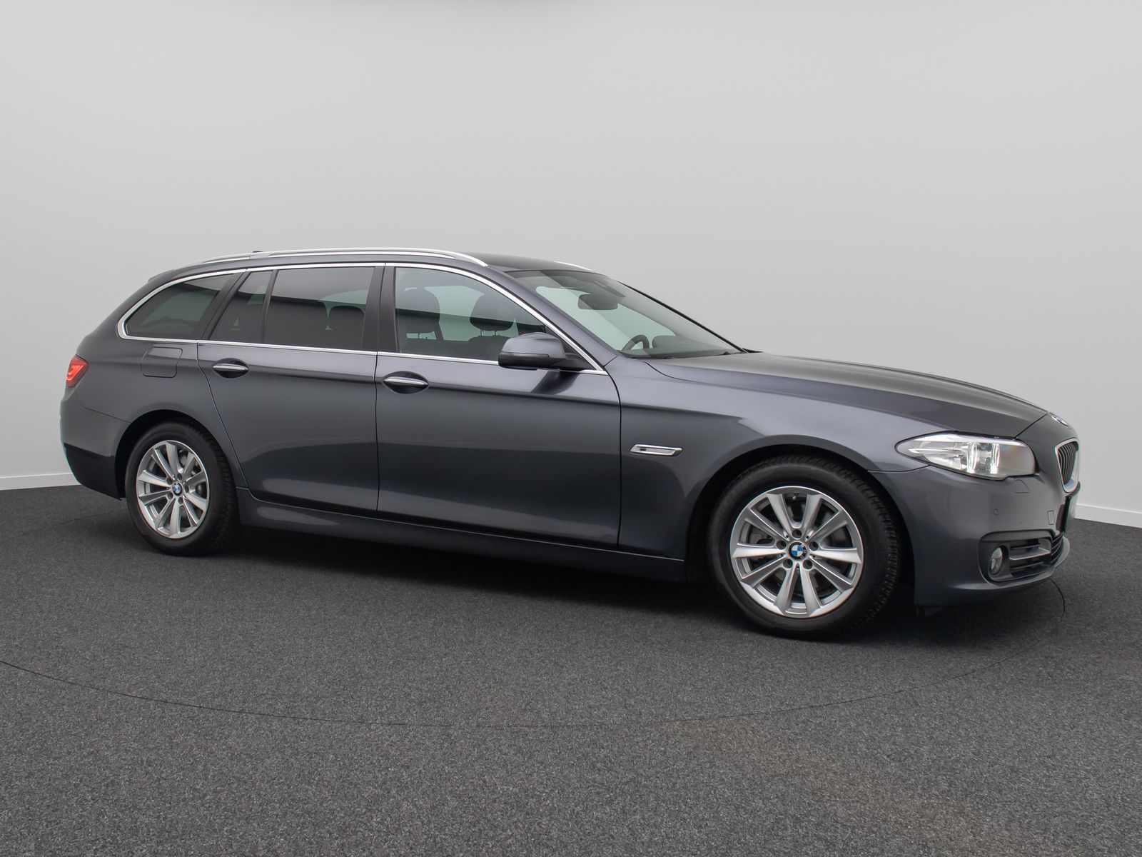 Fahrzeugabbildung BMW 520d  Aut Kamera NaviBusiness HiFi BiXenon Leder
