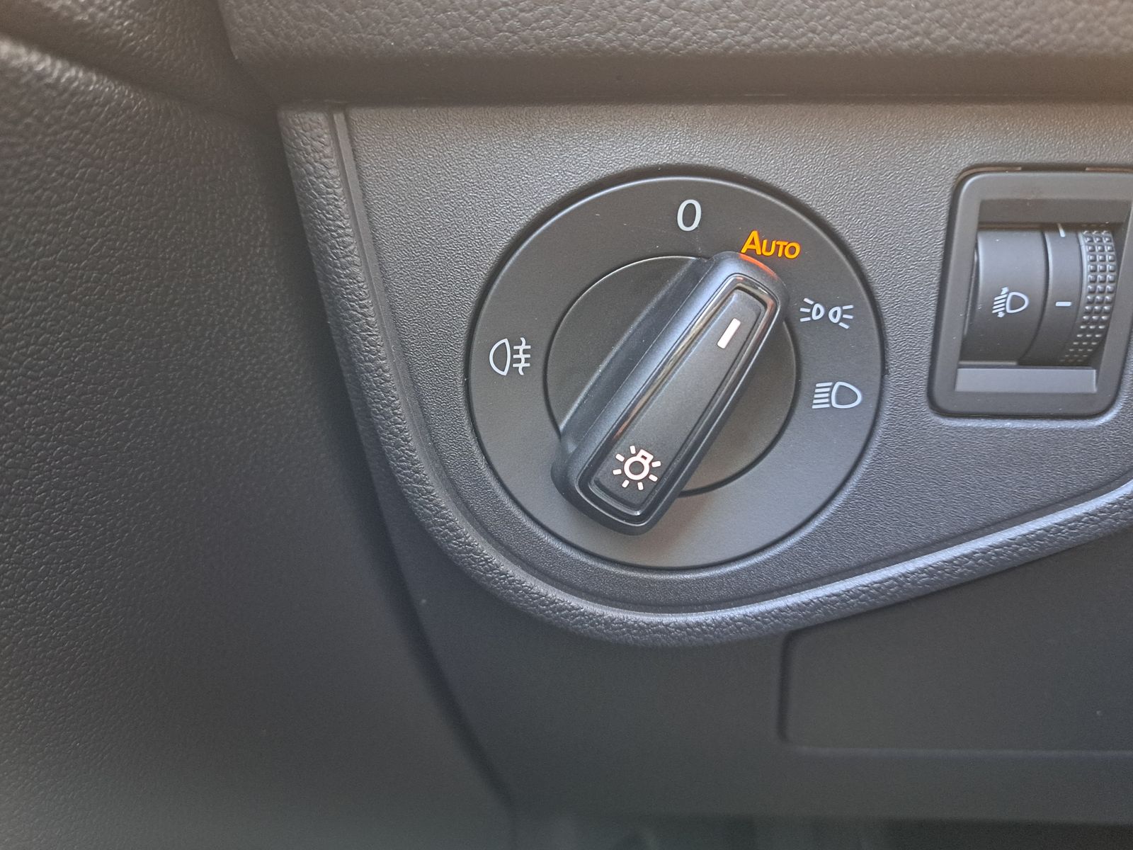 Fahrzeugabbildung Volkswagen Polo 1.0 LED KLIMA PDC LICHT- & REGENSENSOR