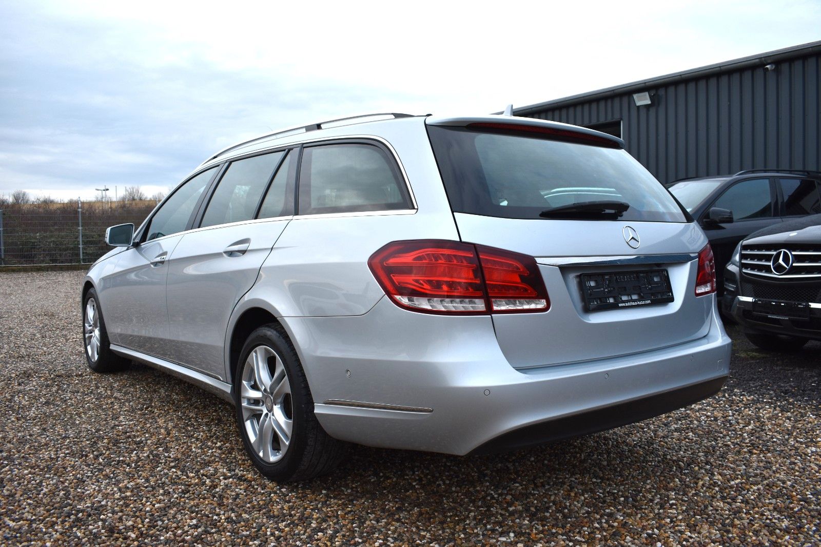 Fahrzeugabbildung Mercedes-Benz E 220 E T-Modell E 220 CDI BlueEfficiency