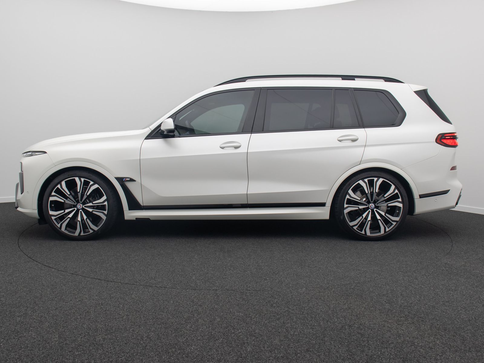 Fahrzeugabbildung BMW X7 M60i xD 360°SkyLounge Individual-Voll 23Zoll