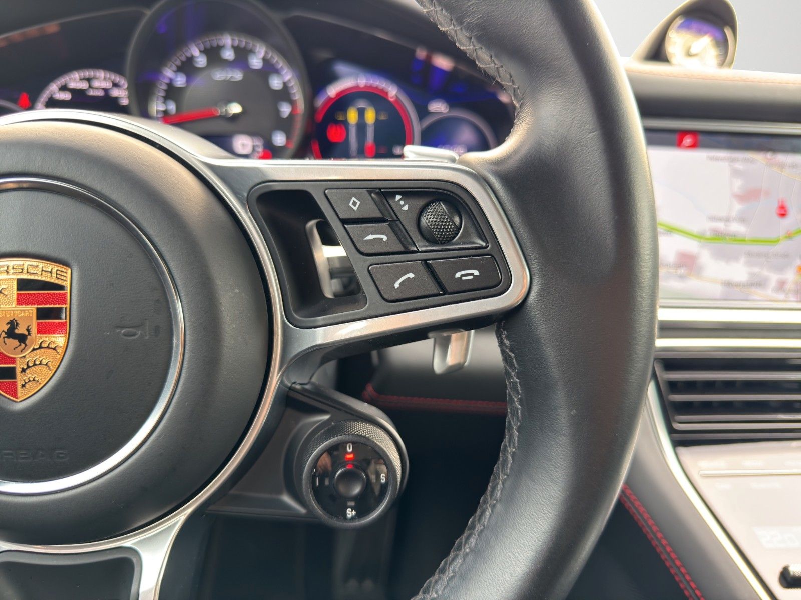 Fahrzeugabbildung Porsche PANAMERA SPORT TURISMO GTS BURM PANO STANDHEIZ