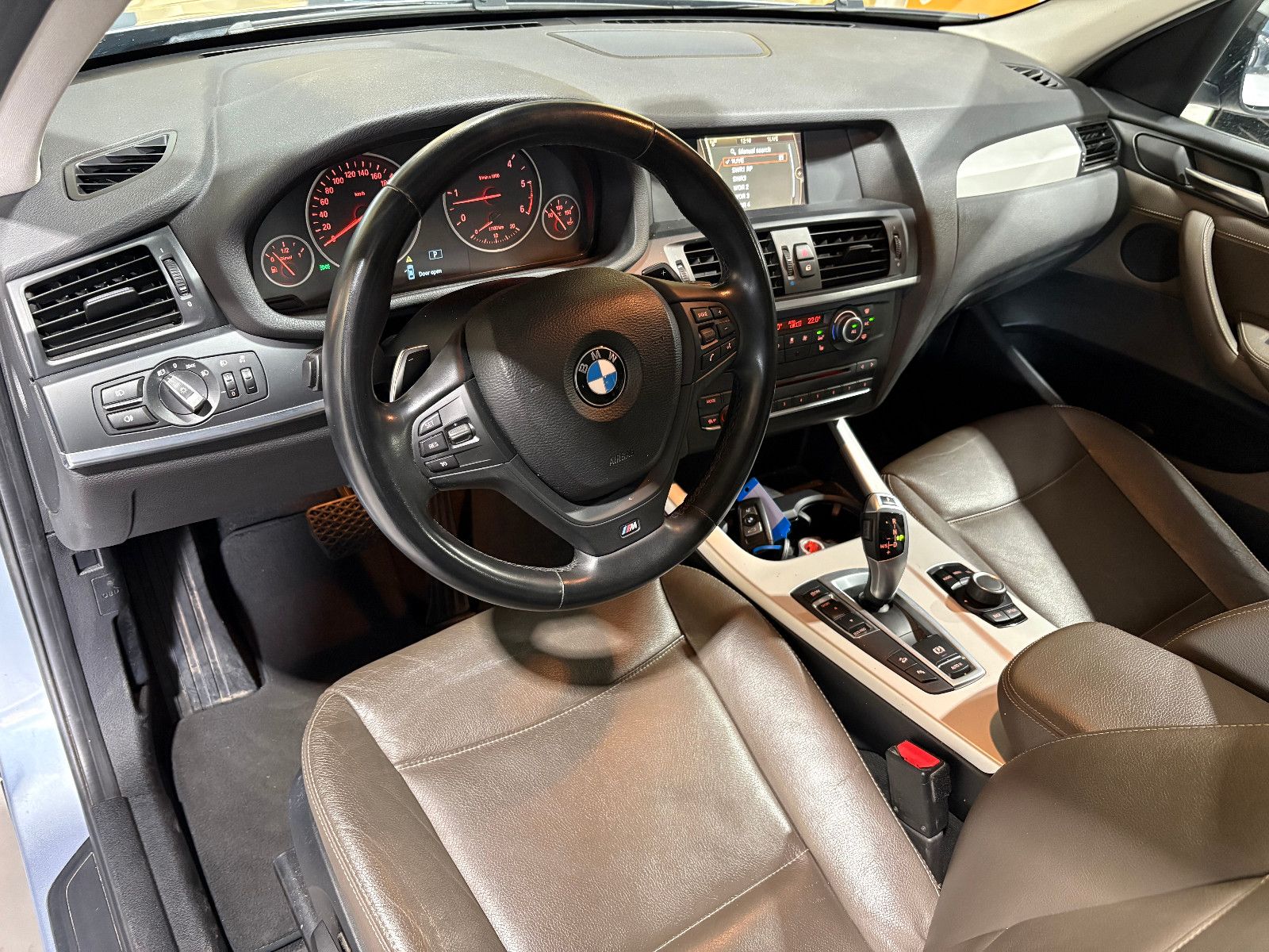 Fahrzeugabbildung BMW X3 xDrive 30 d/TEMPOMAT/SHZ/PDC/KLIMA/VOLLEDER