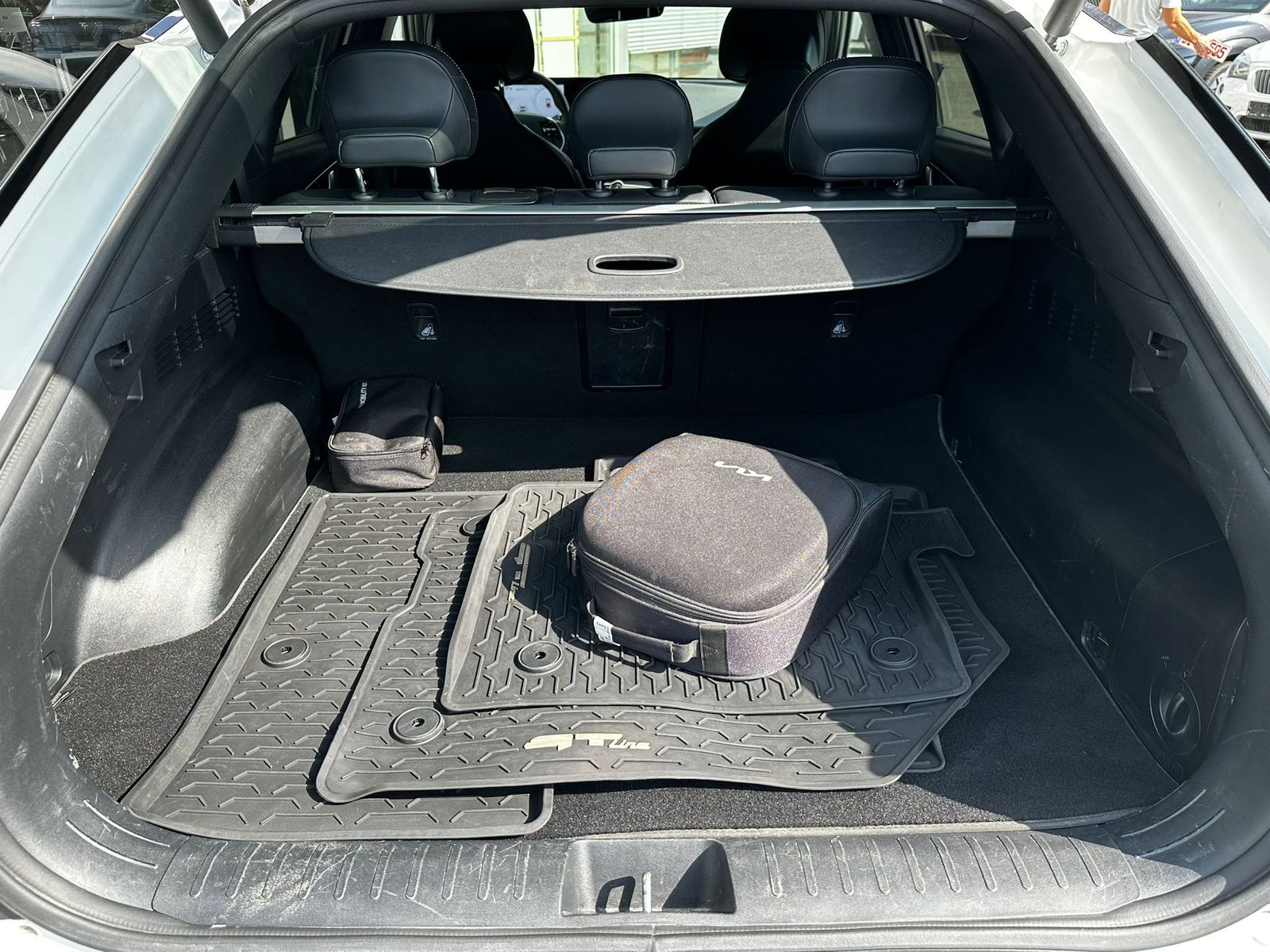 Fahrzeugabbildung Kia EV6 GT-Line 4WD PANO+NAVI+LED+SHZ+HEAD+ACC+360°+