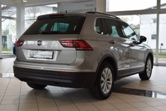 VW Tiguan 1.5 TSI~Navi~LED~Kamera~Keyless Go~Apple VW Tiguan 1.5 TSI~Navi~LED~Kamera~Keyless Go~Apple