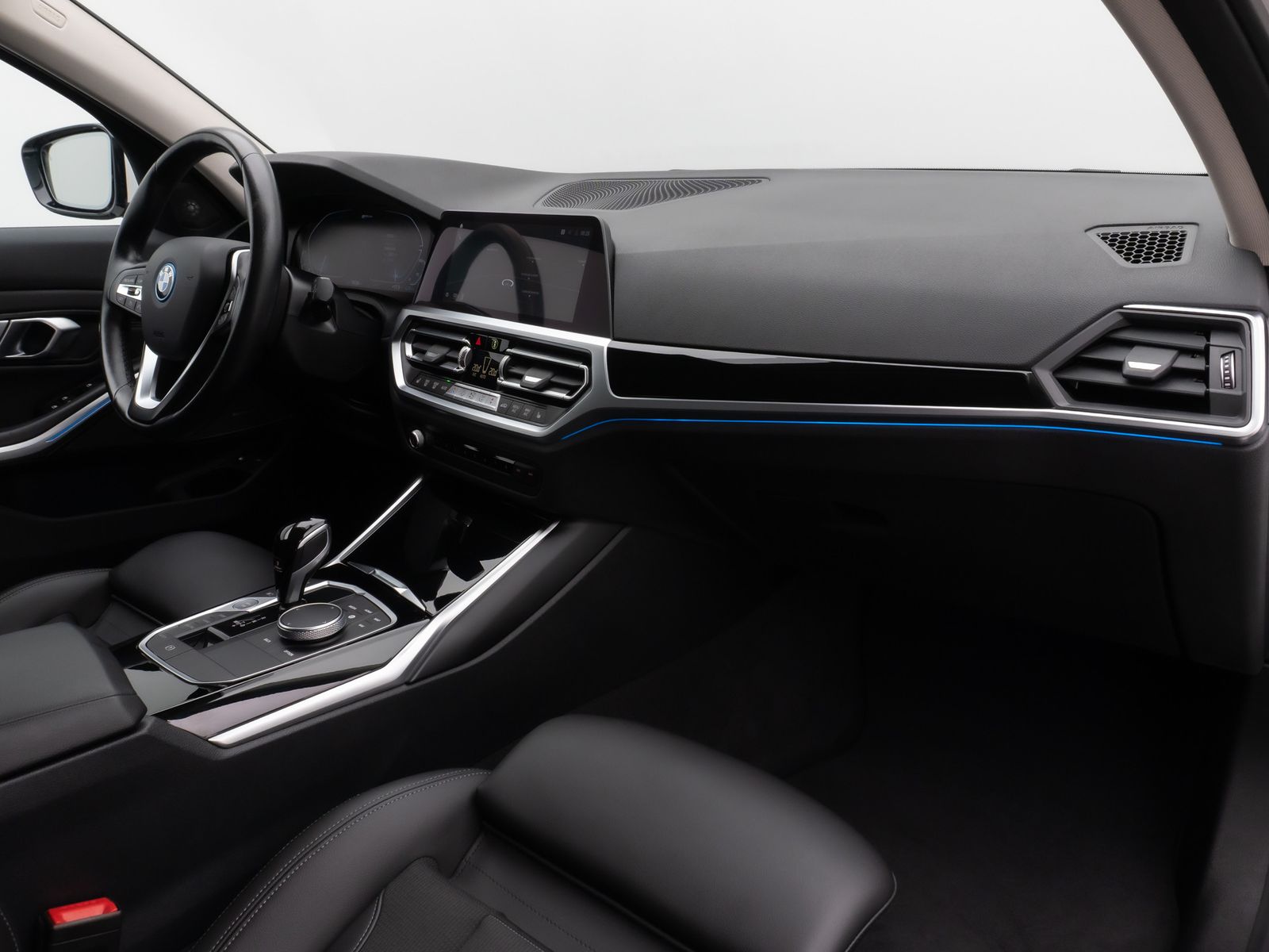 Fahrzeugabbildung BMW 320e Sport Line 360° Laser DAB H/K Komfort Alarm