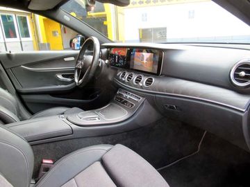 Mercedes E 300 - 8