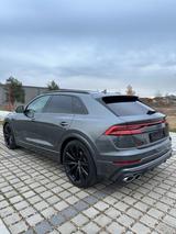 Audi SQ8 B&O*Matrix*360*Audi Excl.*AHK*Massage*Sitzkl - graue Audi SQ8