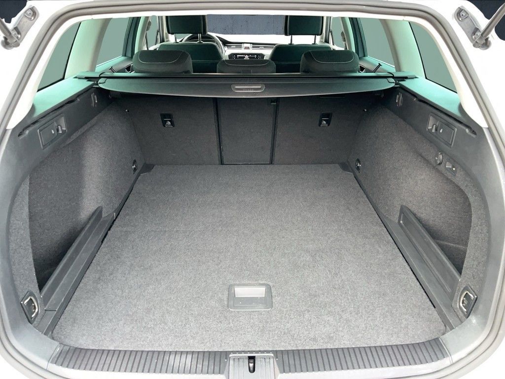 Volkswagen Passat Variant - Bild 15